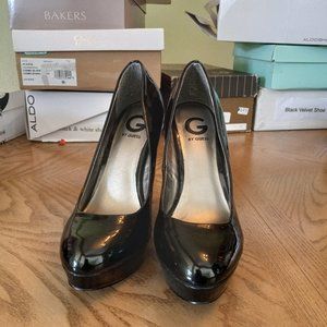 Guess Black Patent Leather Pumps